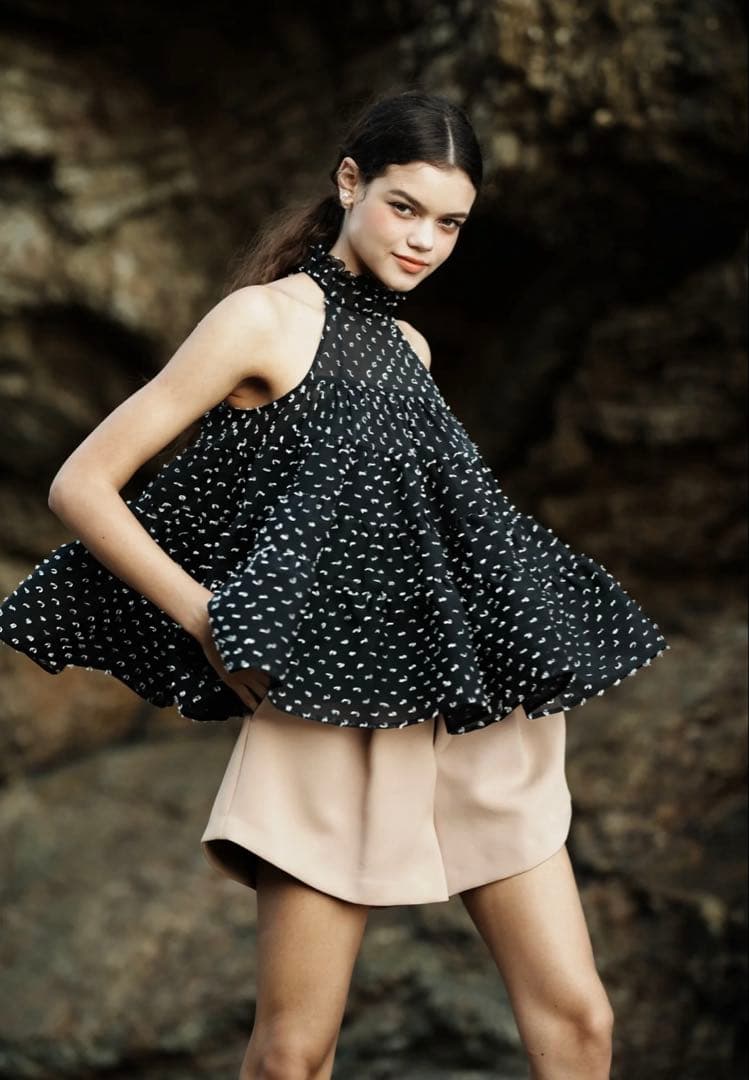 sheller シェリエ　airy dot flare tops