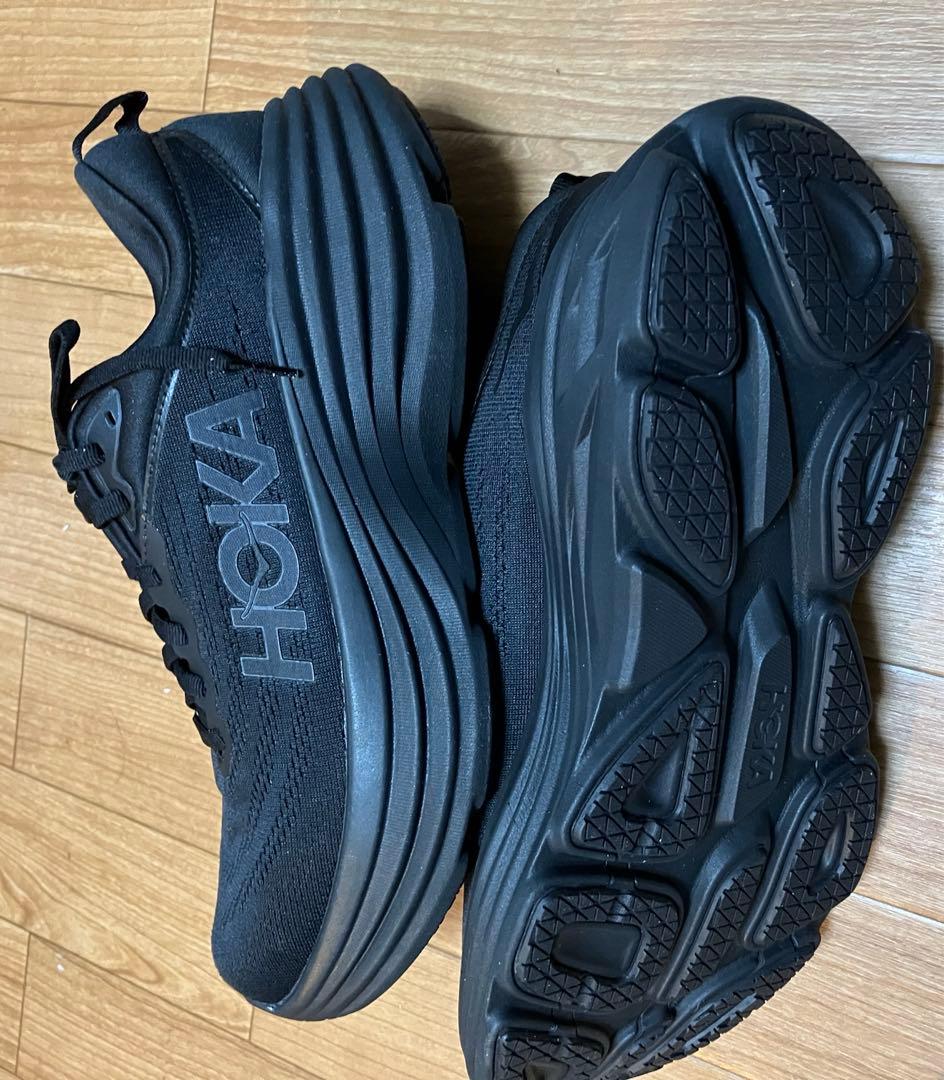 『レッドスネーク』HOKA ブラック ランニングシューズ