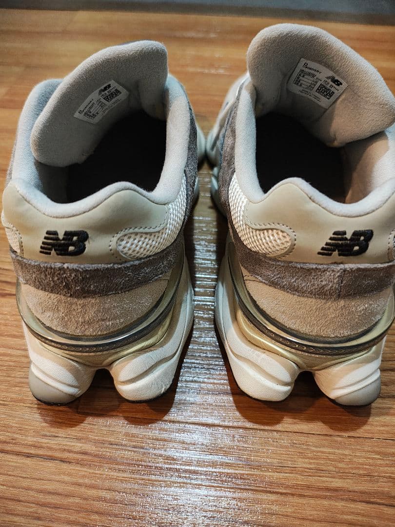 断捨離特価　New Balance 9060 ホワイト/グレー 26.5cm