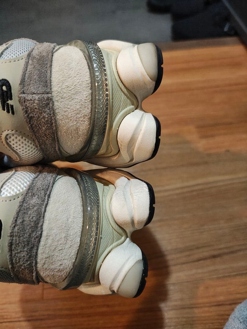 断捨離特価　New Balance 9060 ホワイト/グレー 26.5cm