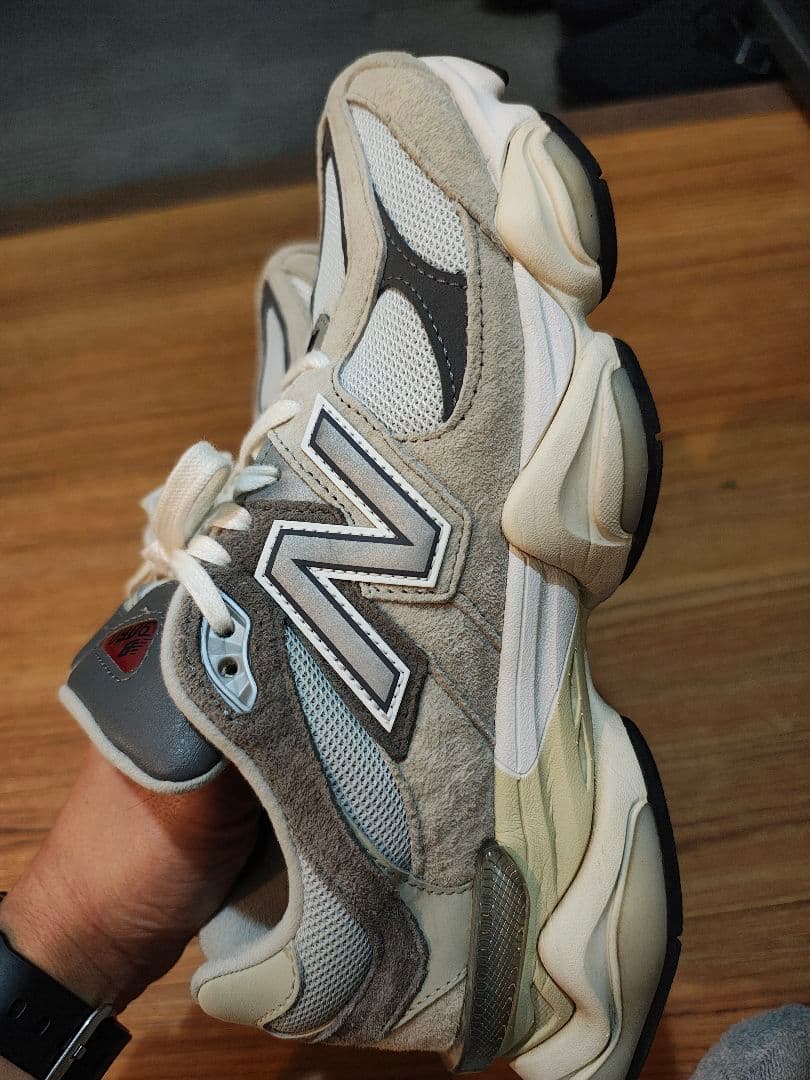 断捨離特価　New Balance 9060 ホワイト/グレー 26.5cm