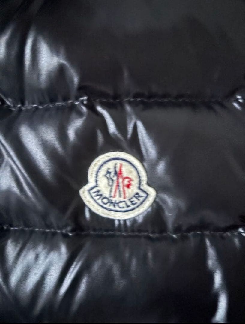 Moncler ブラック ダウンベスト