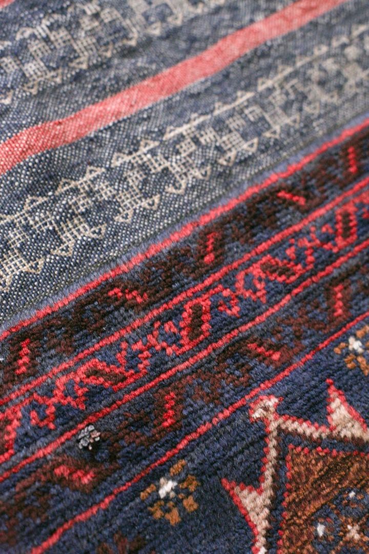 145cm×84cm バルーチ　トライバルラグ　ヴィンテージラグ　リビングサイズ