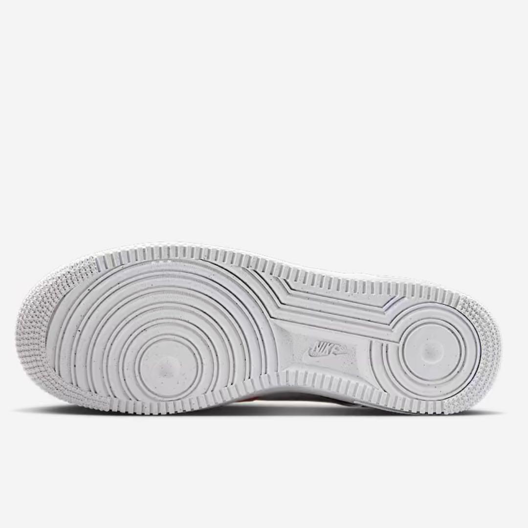 【新品】ナイキ スニーカー エアフォース1 DV3808-111 24.5cm