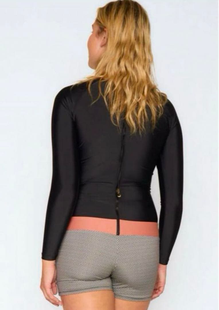 専用【人気柄】　seea ワンピース　サーフスーツ　水着　新品未使用　値下中！