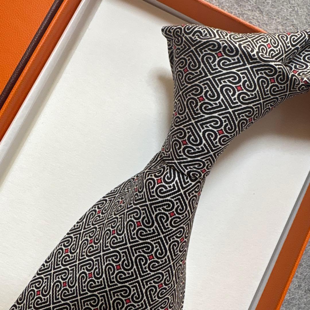 美品 エルメス ネクタイ うずまき柄 白黒