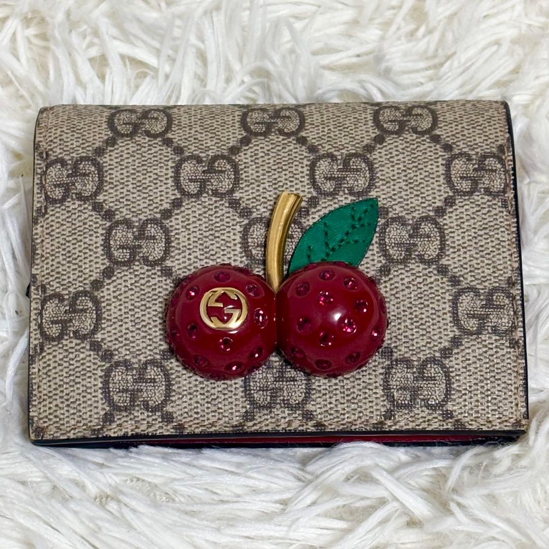 極美品✨グッチ　ストーン抜けなし チェリー さくらんぼ 二つ折り財布 GG柄