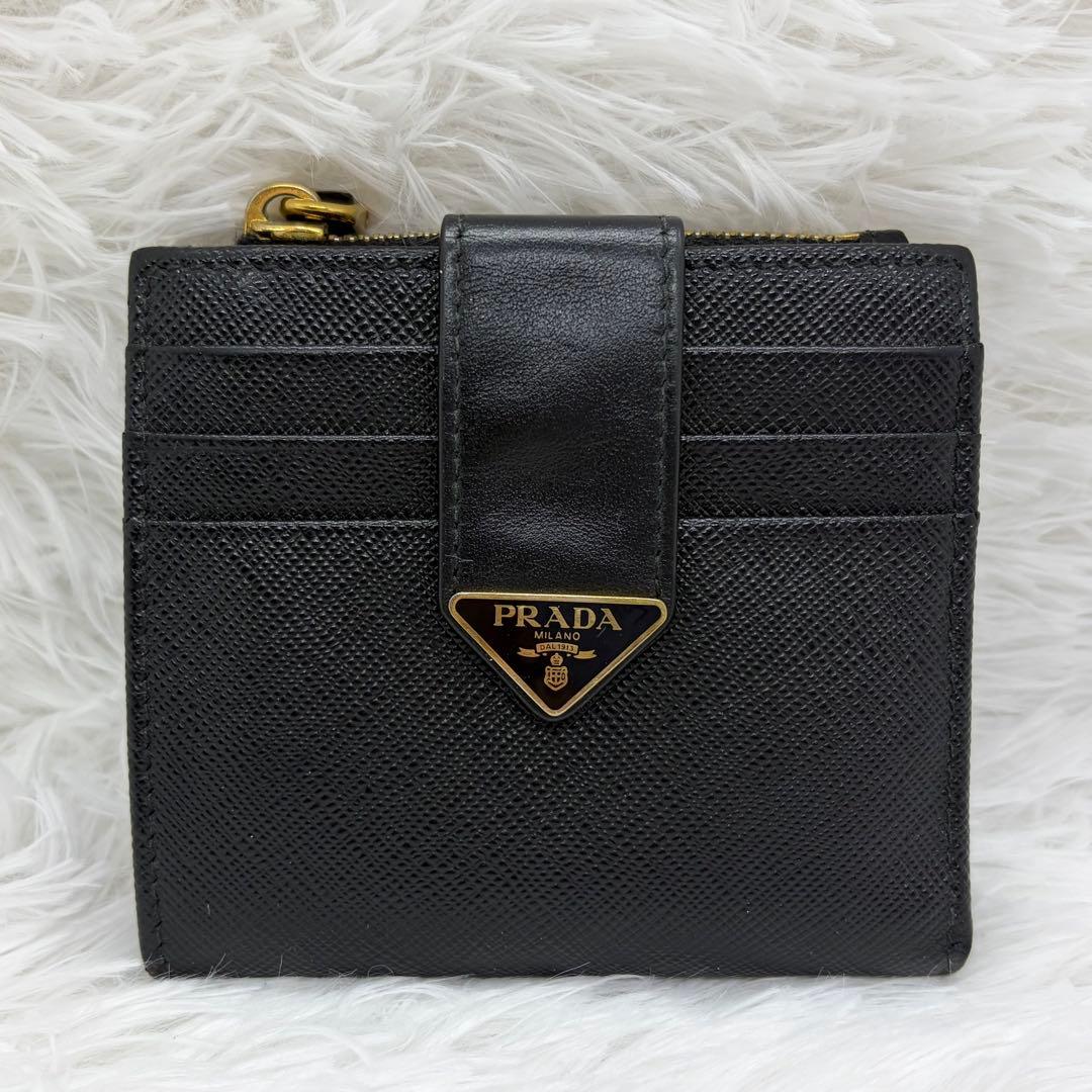 付属品完品／現行✨プラダ　二つ折り　三角ロゴ　サフィアーノ　レザー　ブラック