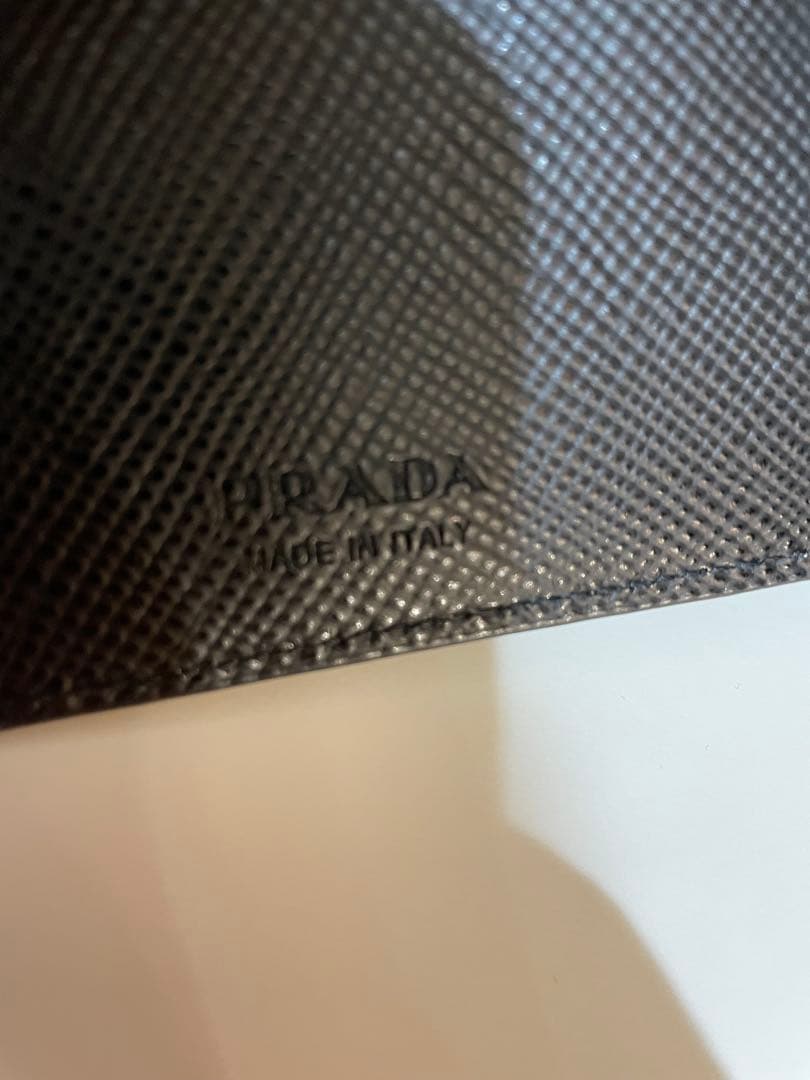 【新品未使用】 PRADAプラダ サフィアーノレザー マネークリップ2MN077