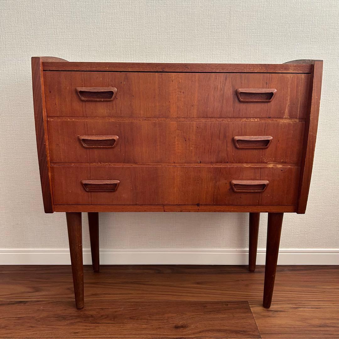 デンマーク　チーク　3段チェスト　スモールチェスト　北欧家具　ヴィンテージ