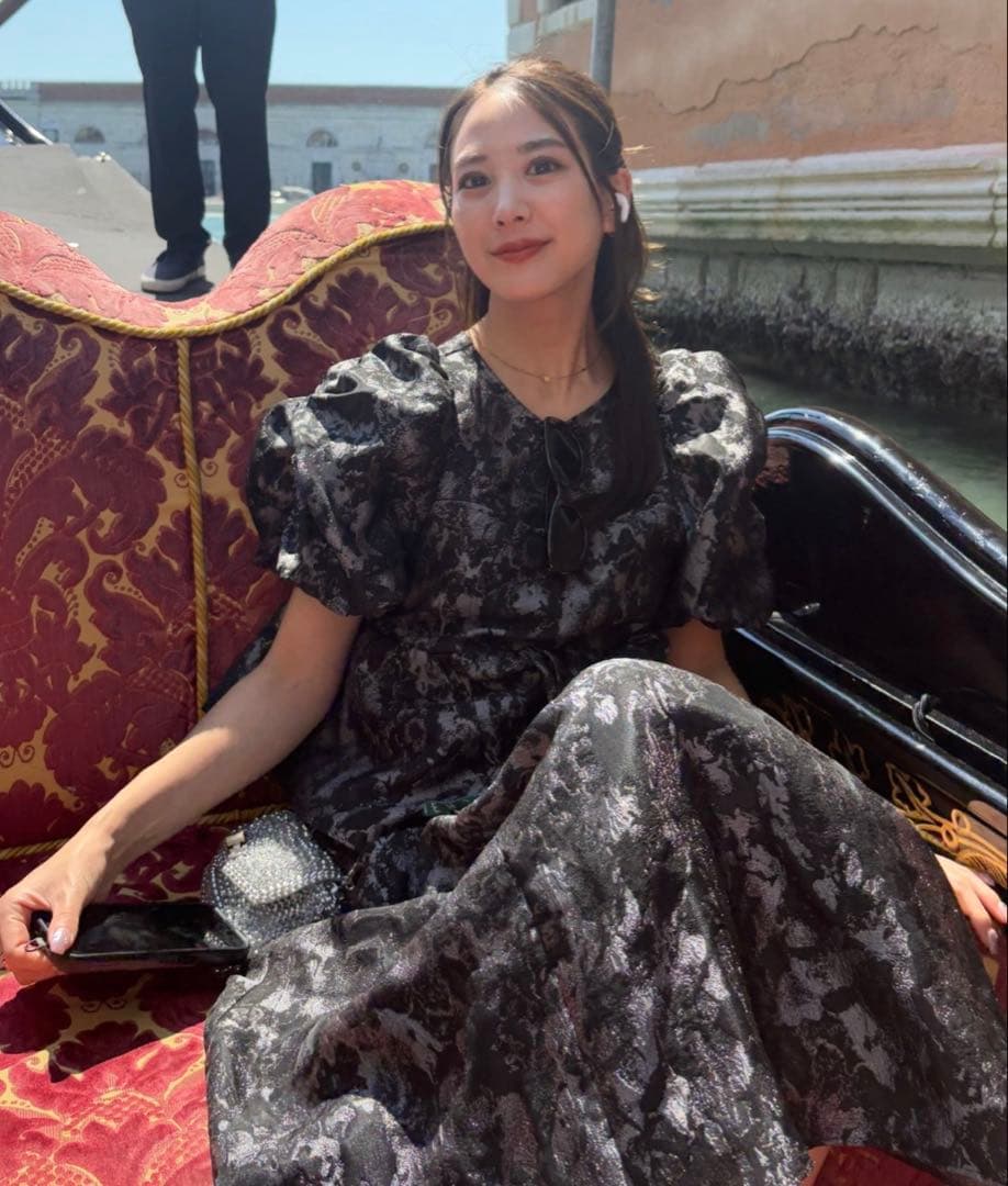 バブルスリーブジャガードドレス　アンドレスド