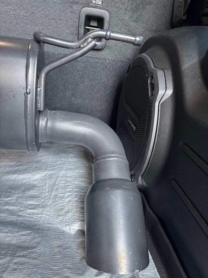 MAGNAFLOW マフラー ブラック仕上げ　JLラングラー　中古