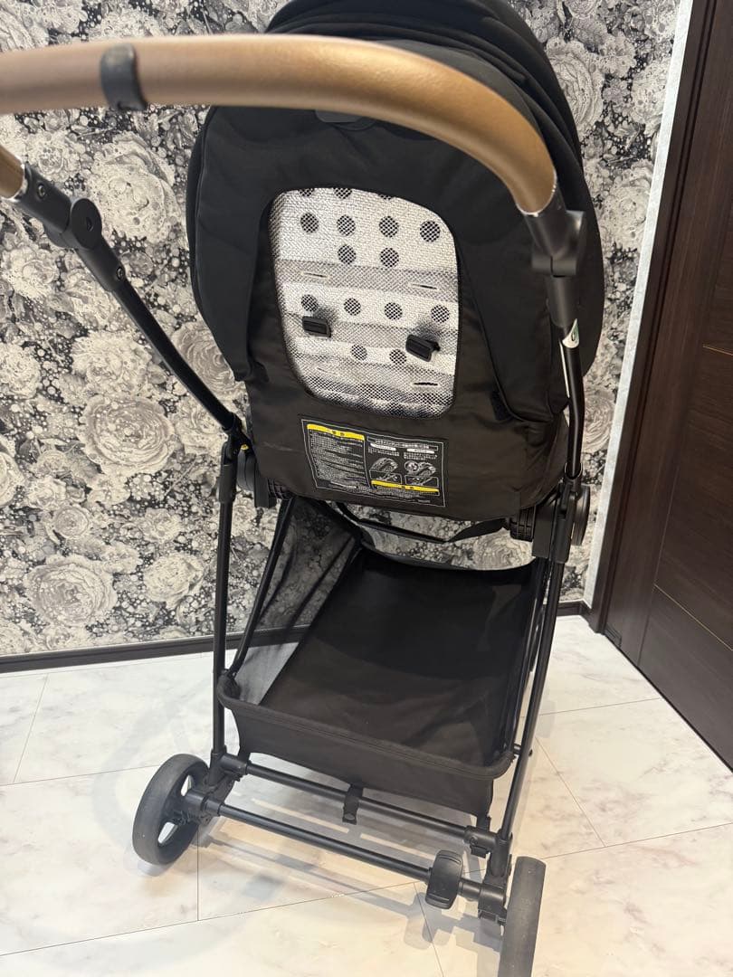 美品 アップリカ ルーチェ LUCE ブラック ベビーカー