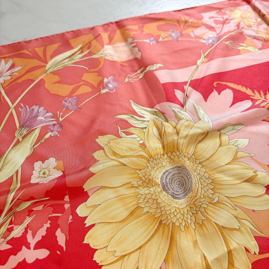 極美品 Ferragamo 大判 シルクスカーフ 花柄 サーモンピンク 春カラー