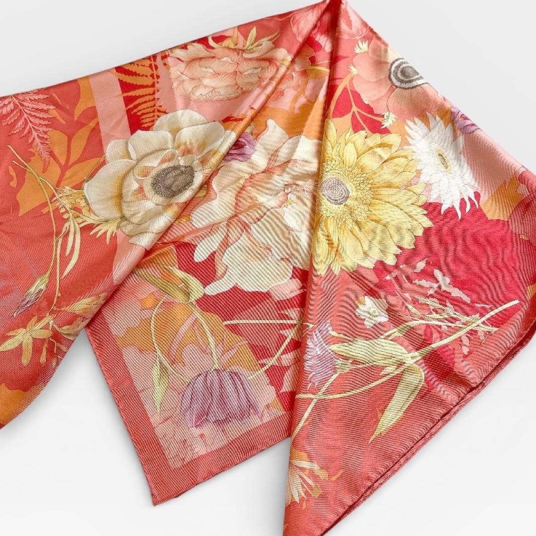 極美品 Ferragamo 大判 シルクスカーフ 花柄 サーモンピンク 春カラー