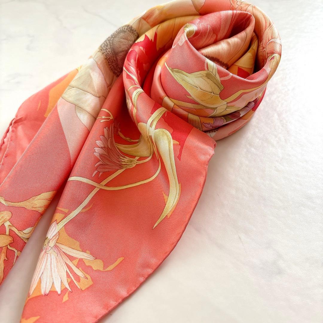 極美品 Ferragamo 大判 シルクスカーフ 花柄 サーモンピンク 春カラー