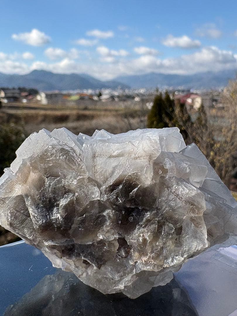 323g 極みの逸品　虹入り　超レア 大きい　存在感抜群　フローライト