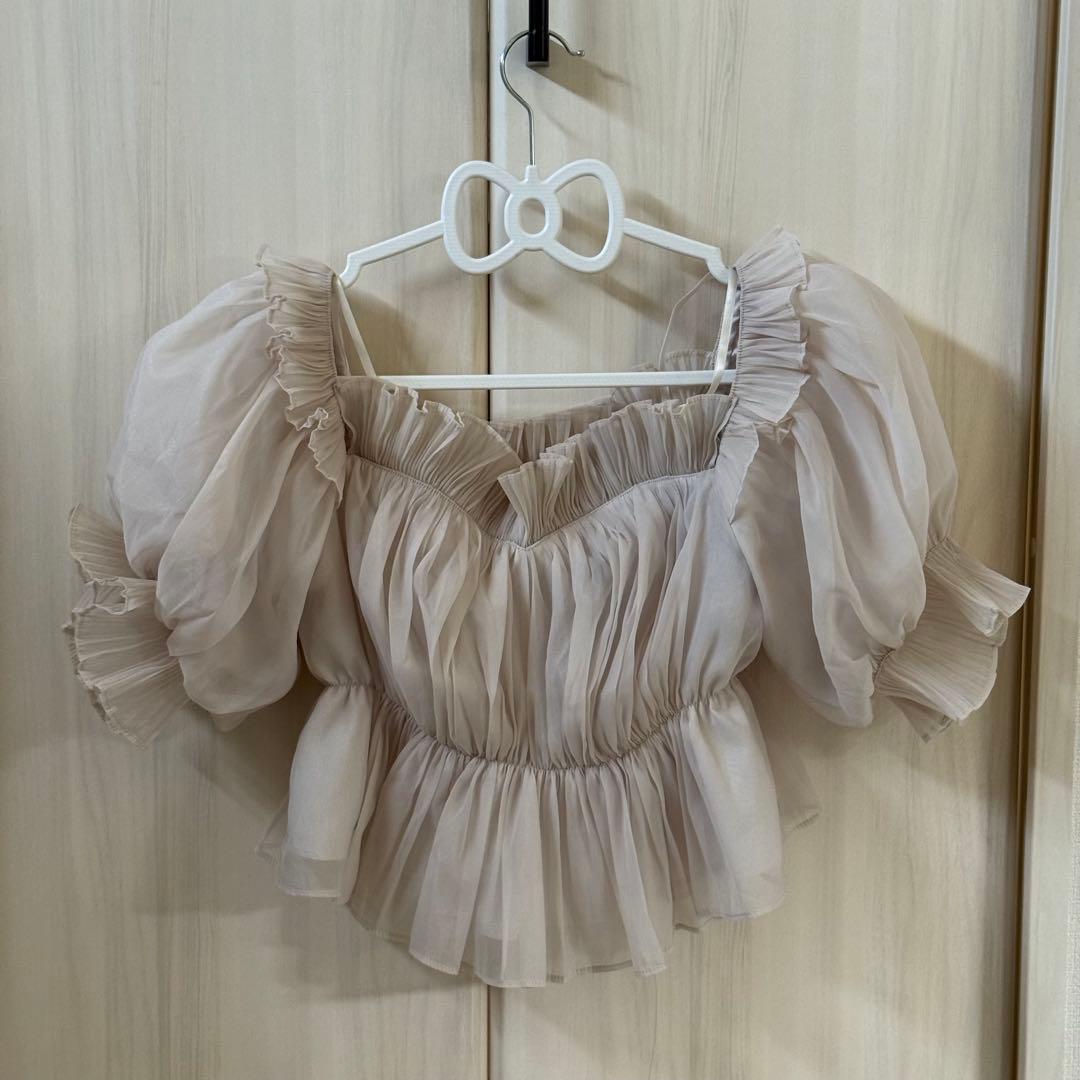 スナイデル ボリュームギャザーフリルオフショルブラウス IVR