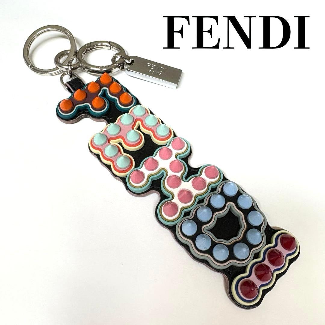 FENDI　フェンディ ロゴ　スタッズ チャーム　キーホルダー　USB付