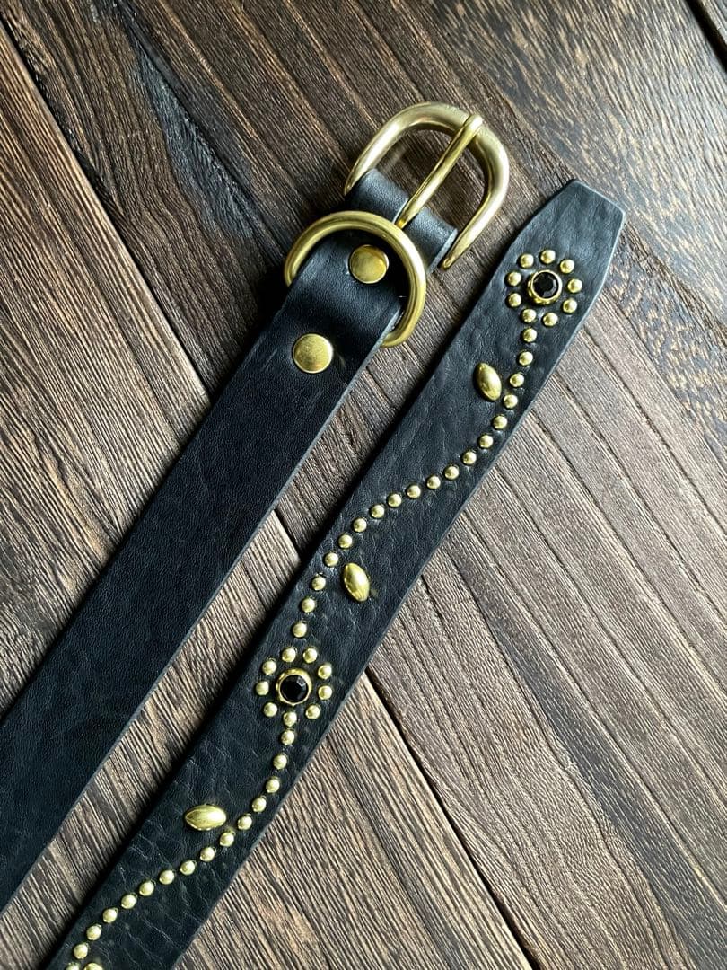 スタッズナローロングベルト　24mm 真鍮　シボ　フラワー　HTC CALEE