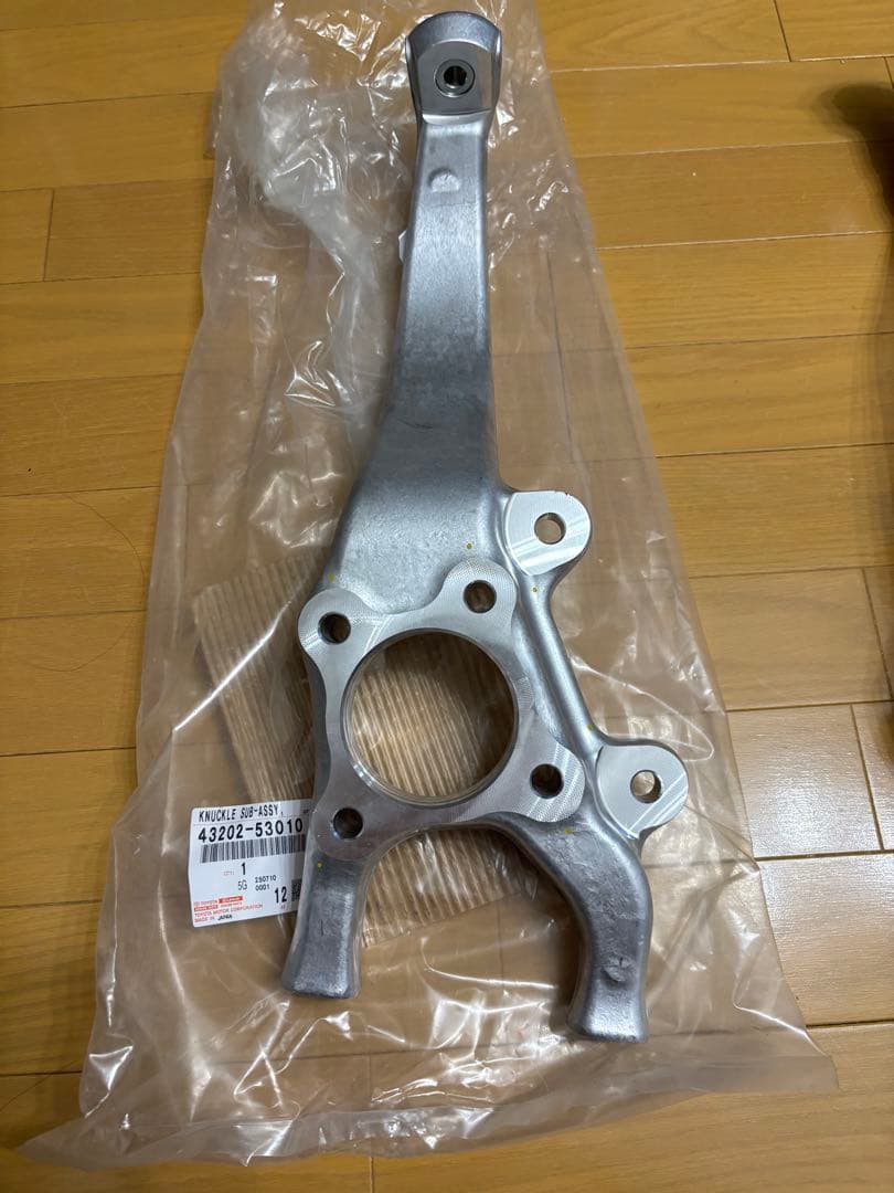 レクサスIS250 gse20純正ナックル