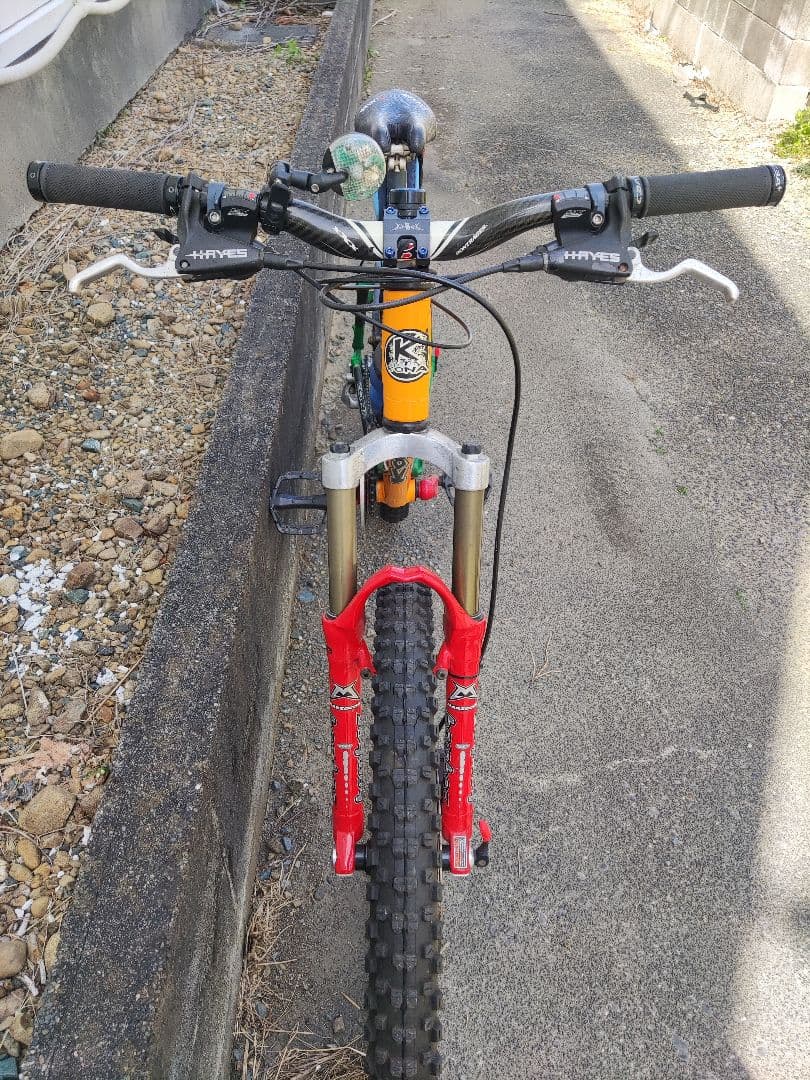 Kona マウンテンバイク カラーオレンジ/グリーン/レッド 26mtb