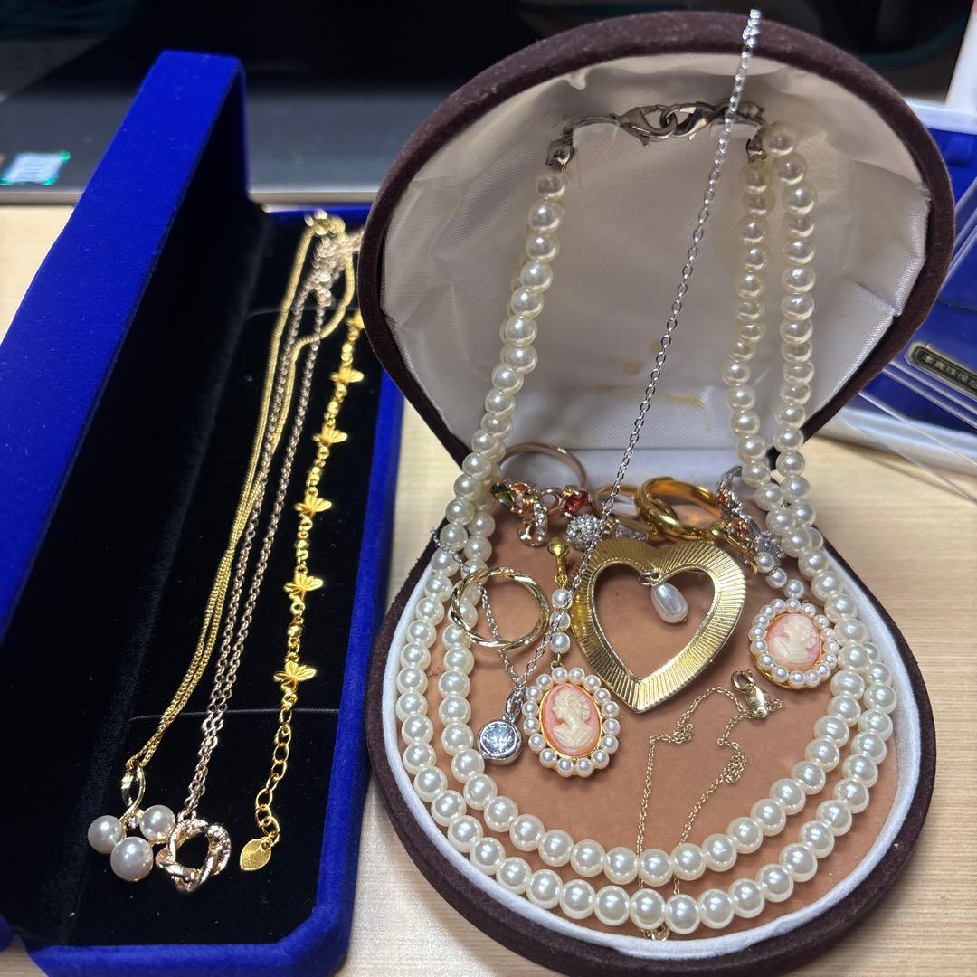 遺品生前整理アクセサリーセットまとめ売り ブローチ　K18など