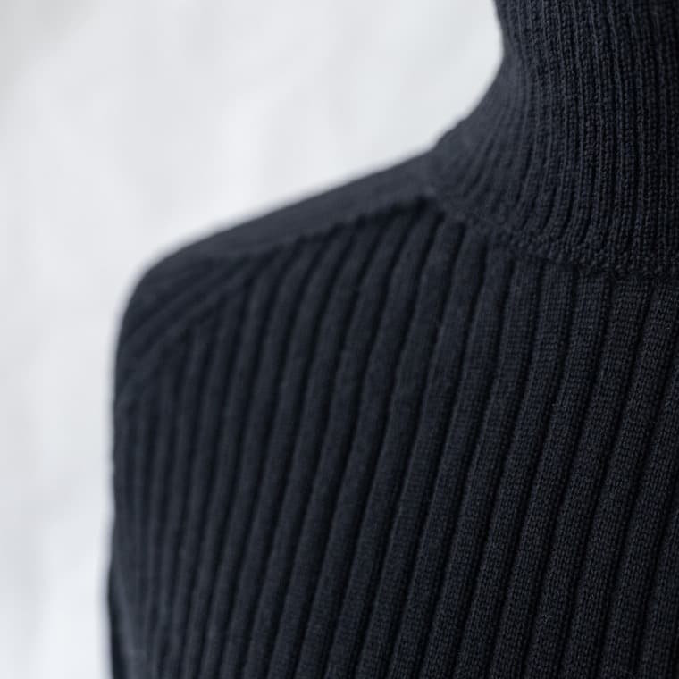 【未使用品】ハグオーワー　ホールガーメントタートルネックセーター