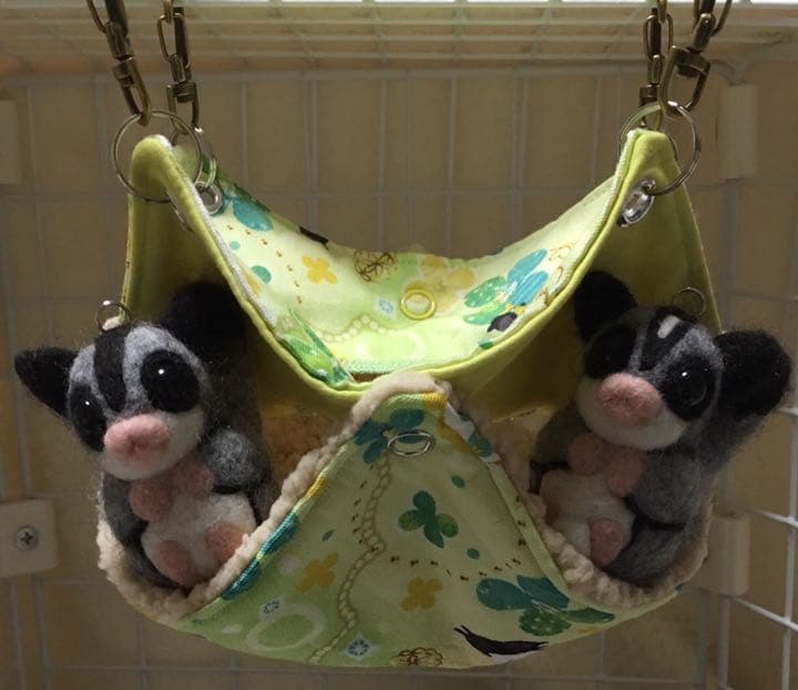 モモンガハウス(よつ葉のクローバーと黒猫) ボアベージュ 1800円