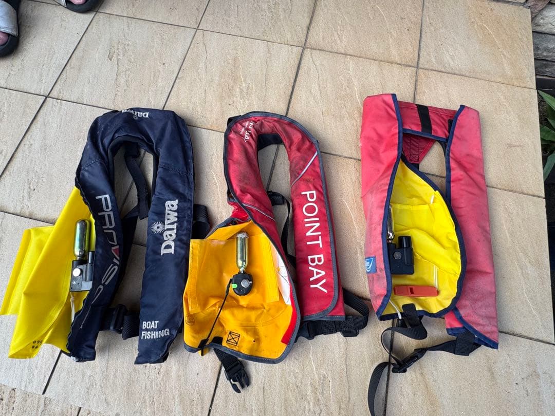 Daiwa 他メーカー　値下げしました。ライフジャケット　中古　3個セット