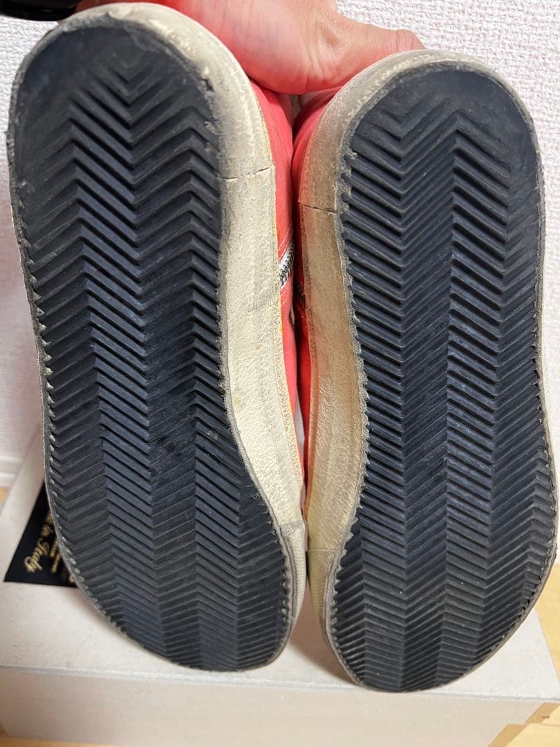 goldenスニーカー