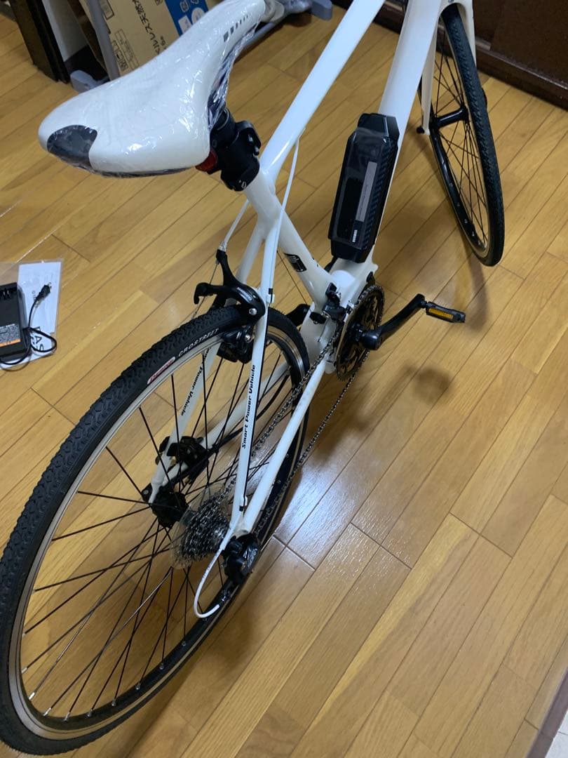 ヤマハ　ypj-c ホワイト 電動アシスト自転車 700C