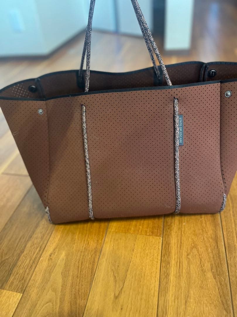 ブラウン パーフォレーテッドトートバッグ