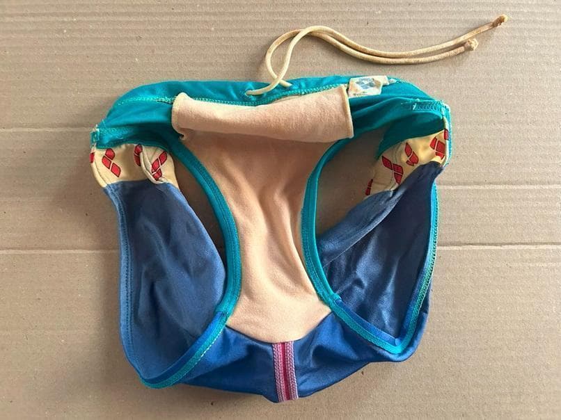 ★超カッコいいデザインとカラー！arena（アリーナ）製 競泳用水着（競パン）★