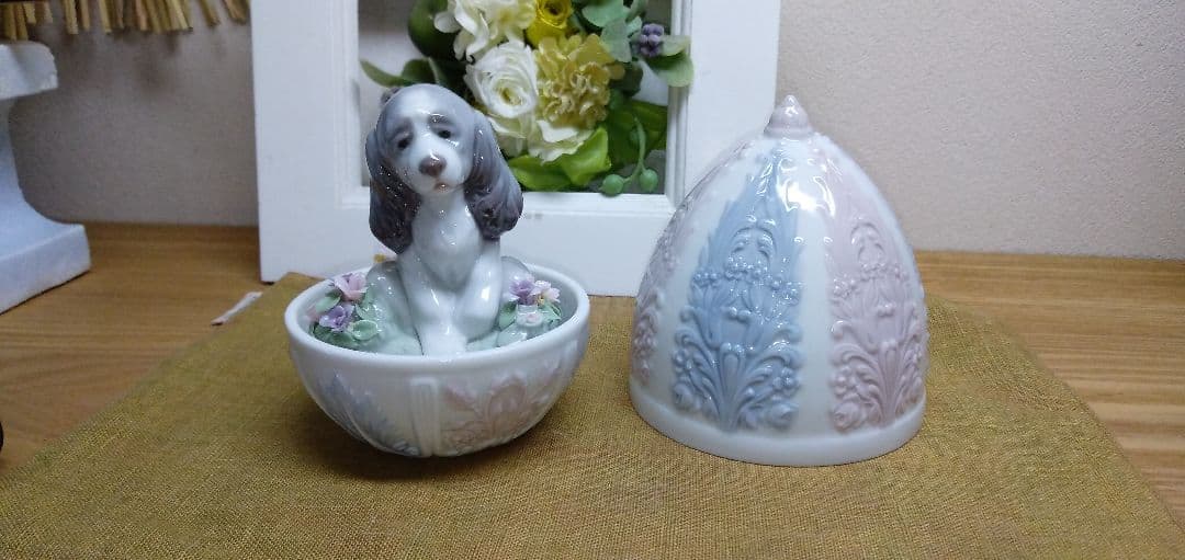 【美品】リヤドロ lladro 6617 卵の中に犬 パピー 飾り物