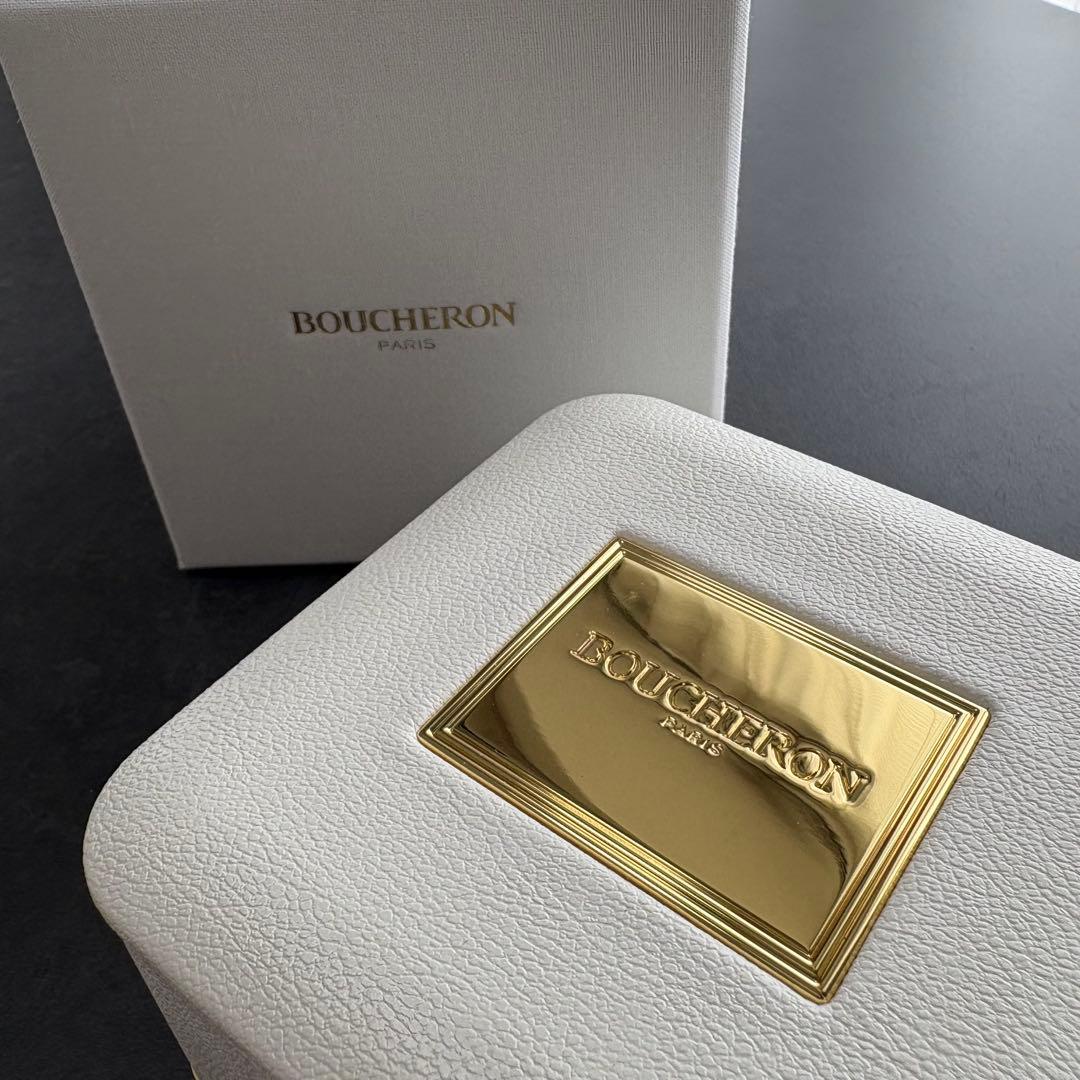 美品　Boucheron ブシュロン　リングケース　ホワイト　空箱　紙袋