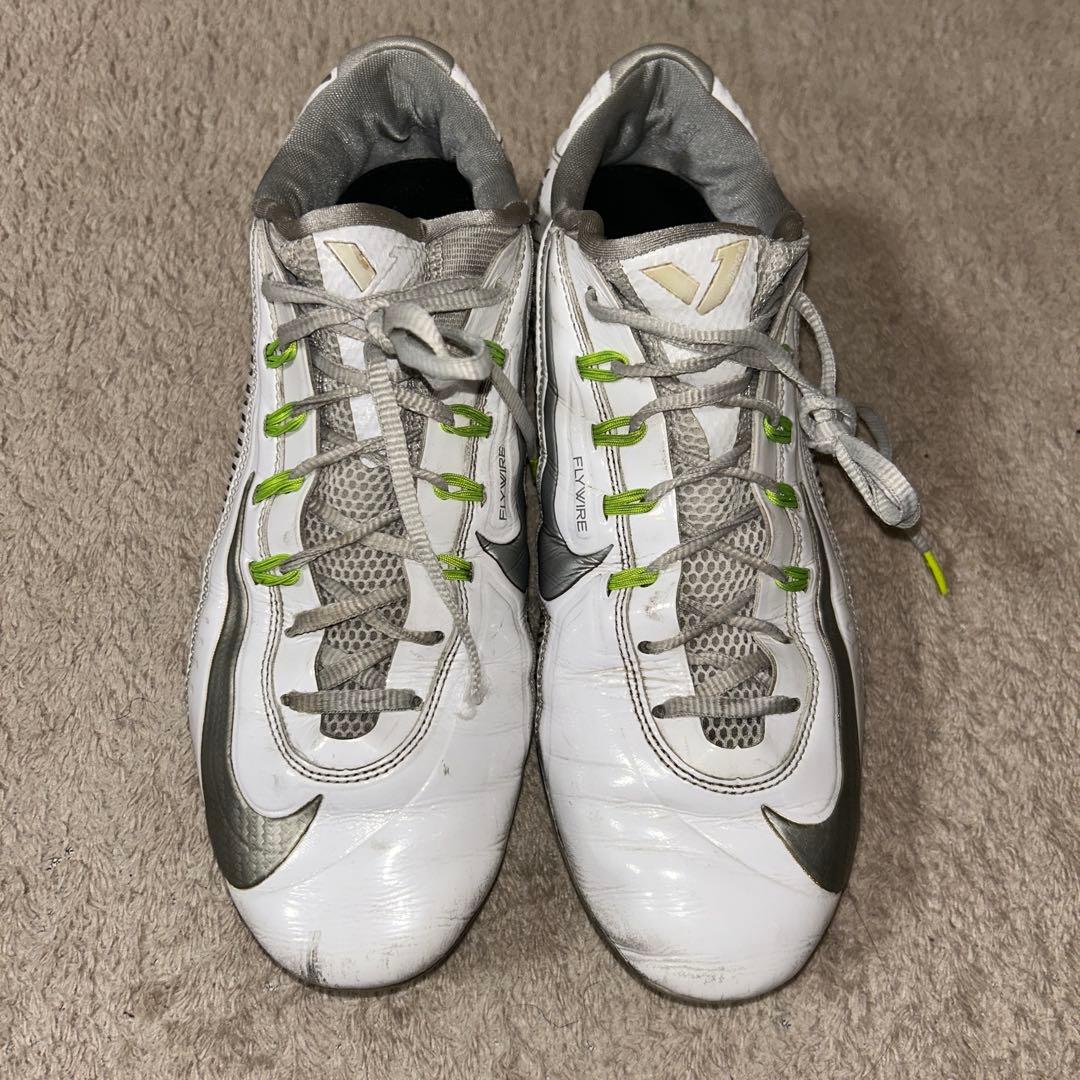 アメリカンフットボール スパイク