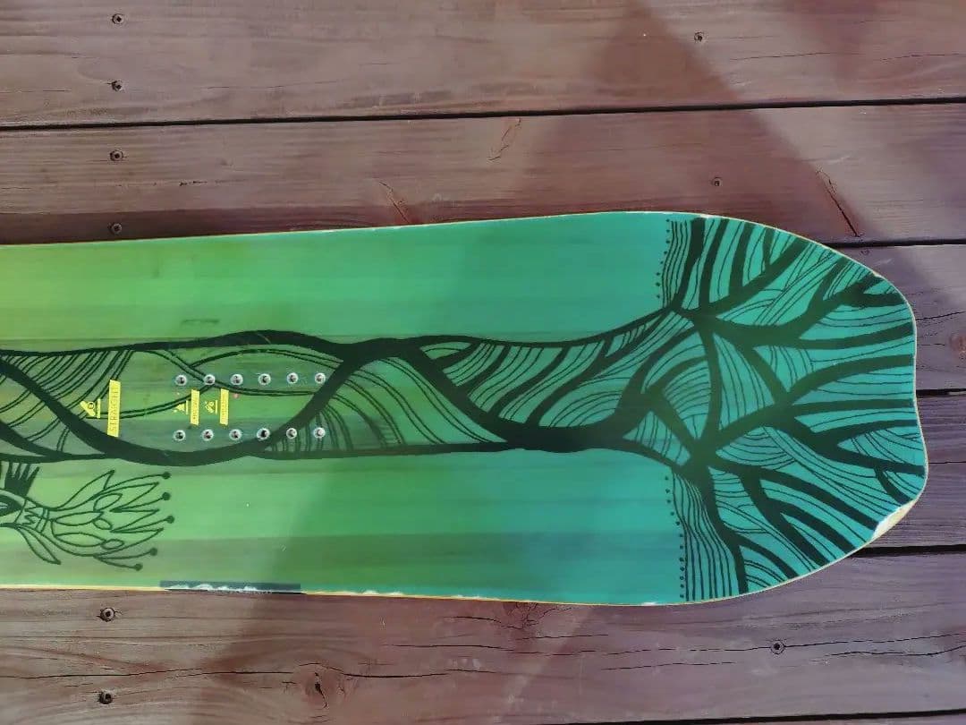 スラッシュ　キギラフ　パウダーボード　スノーボード　板