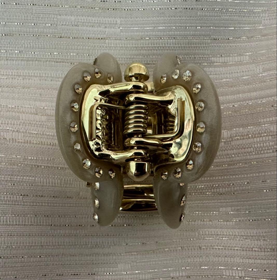 【新品】ティアラクイーン クリップ Sサイズ　ベージュBG