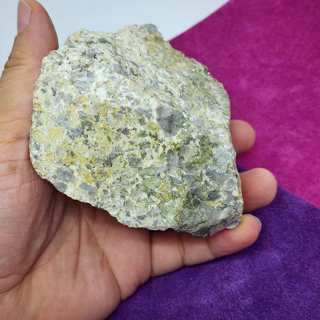 キラキラのパイライトとクリスタル水晶の共生 原石！