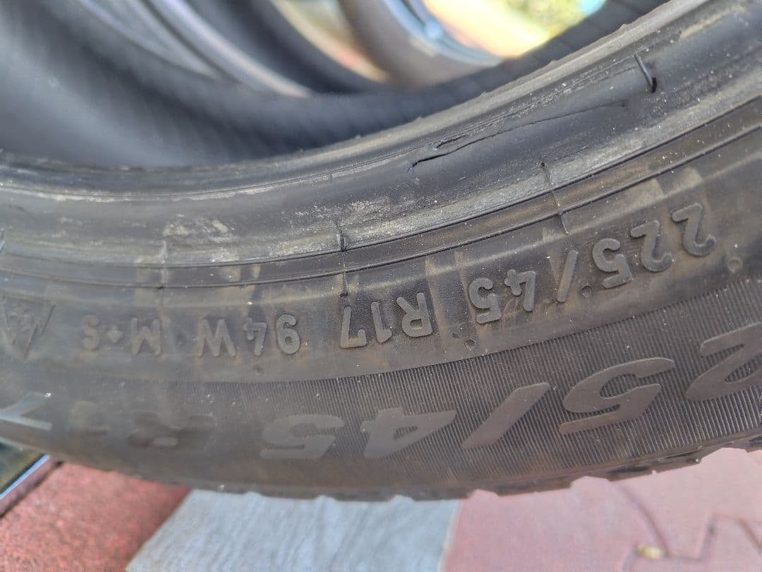 オールシーズンタイヤ 225/45R17 2022年製 残り溝6mm