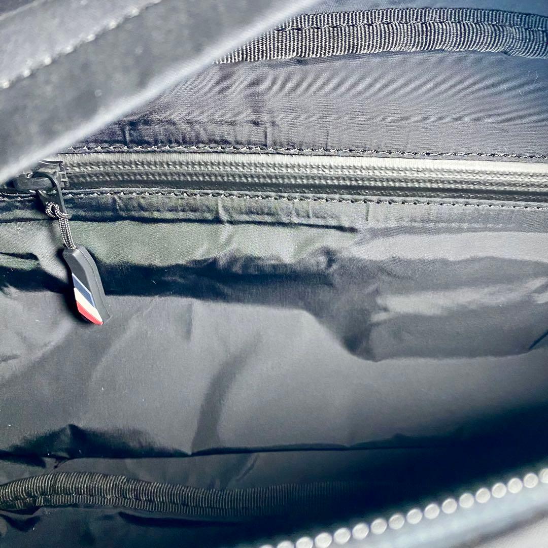 【最高峰ライン/新品】モンクレール ボディバッグ 黒 ビッグロゴ 正規品