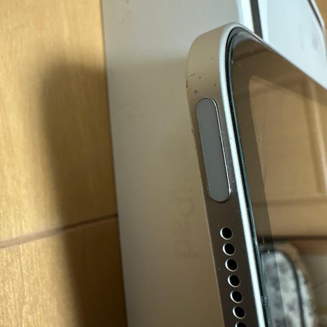 R*a様 Apple iPad シルバー 本体64gb ケースタッチペン付き