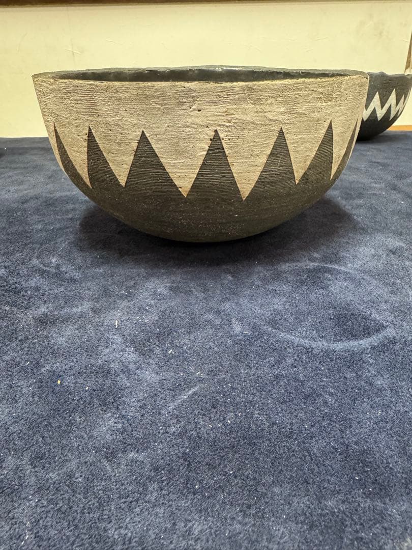 invisible ink DIGS \"MAD.\" 鉢