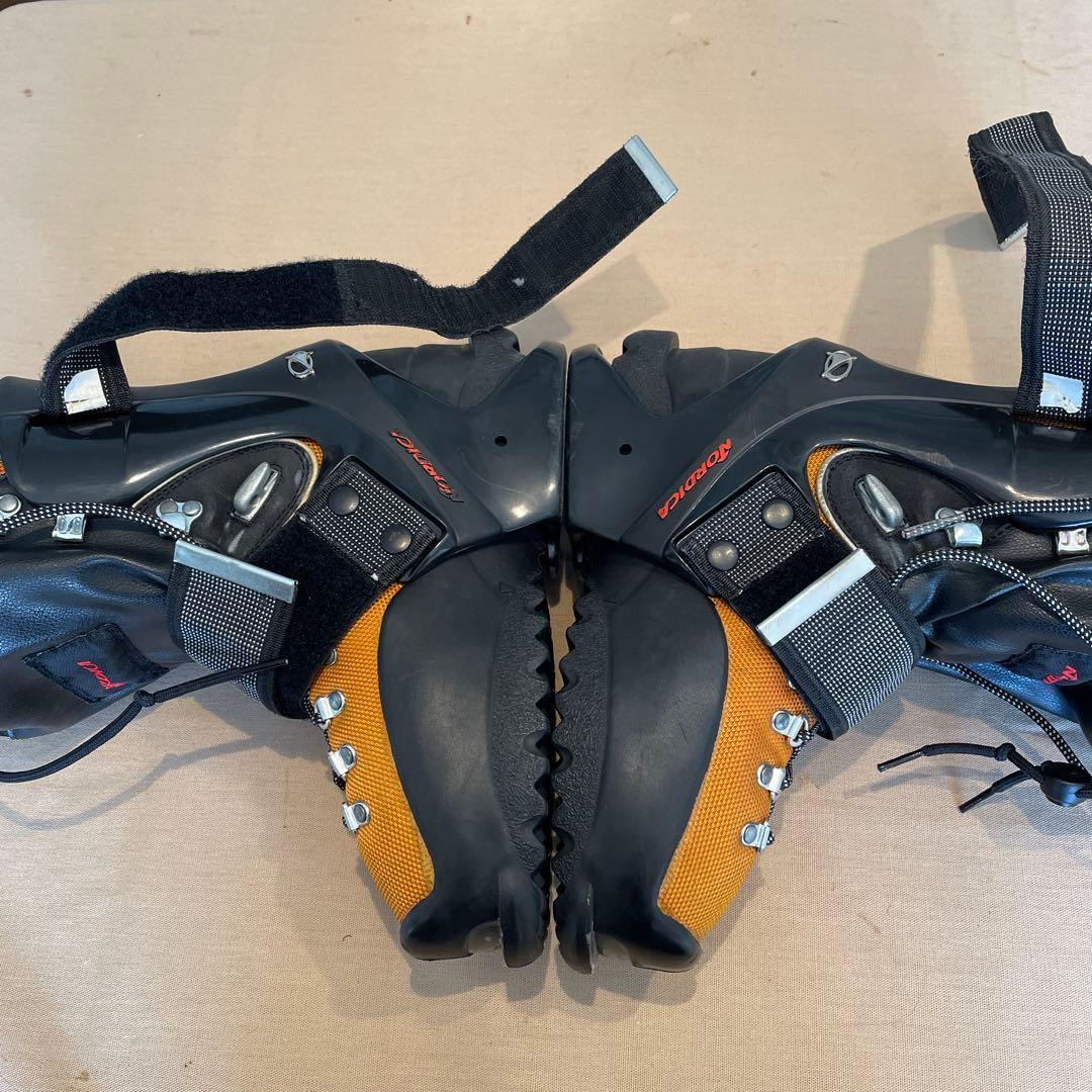 美品ノルディカ　ファンドライブ　ファンスキーブーツ24.5ブーツケース 付き