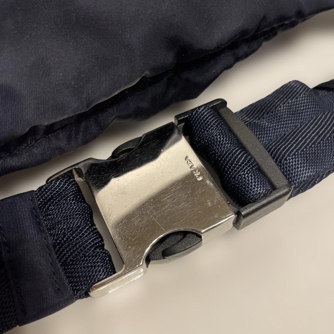 PRADA ネイビー ボディバッグ