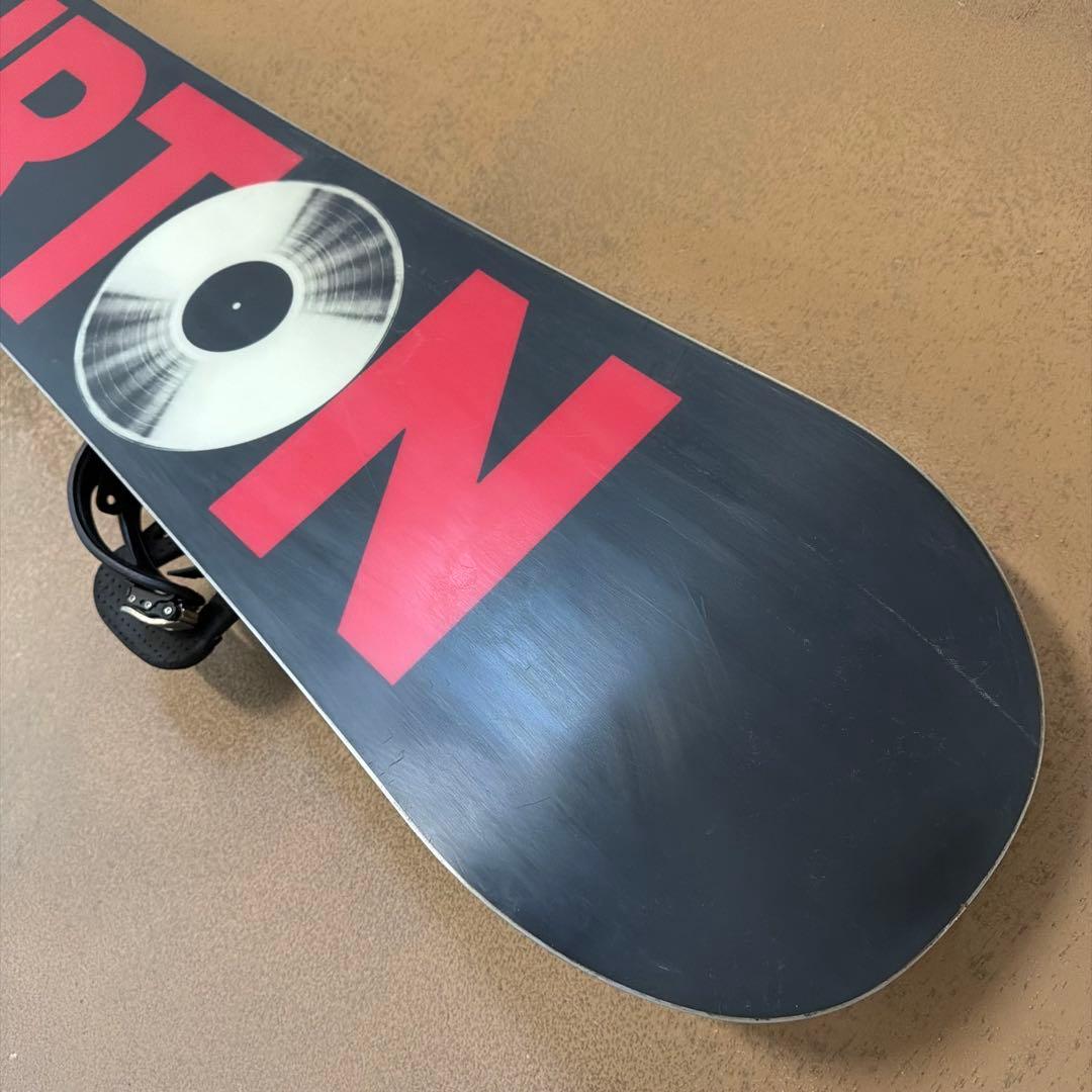 人気デザイン！ BURTON DESCENDANT 152 初中級者にオススメ！