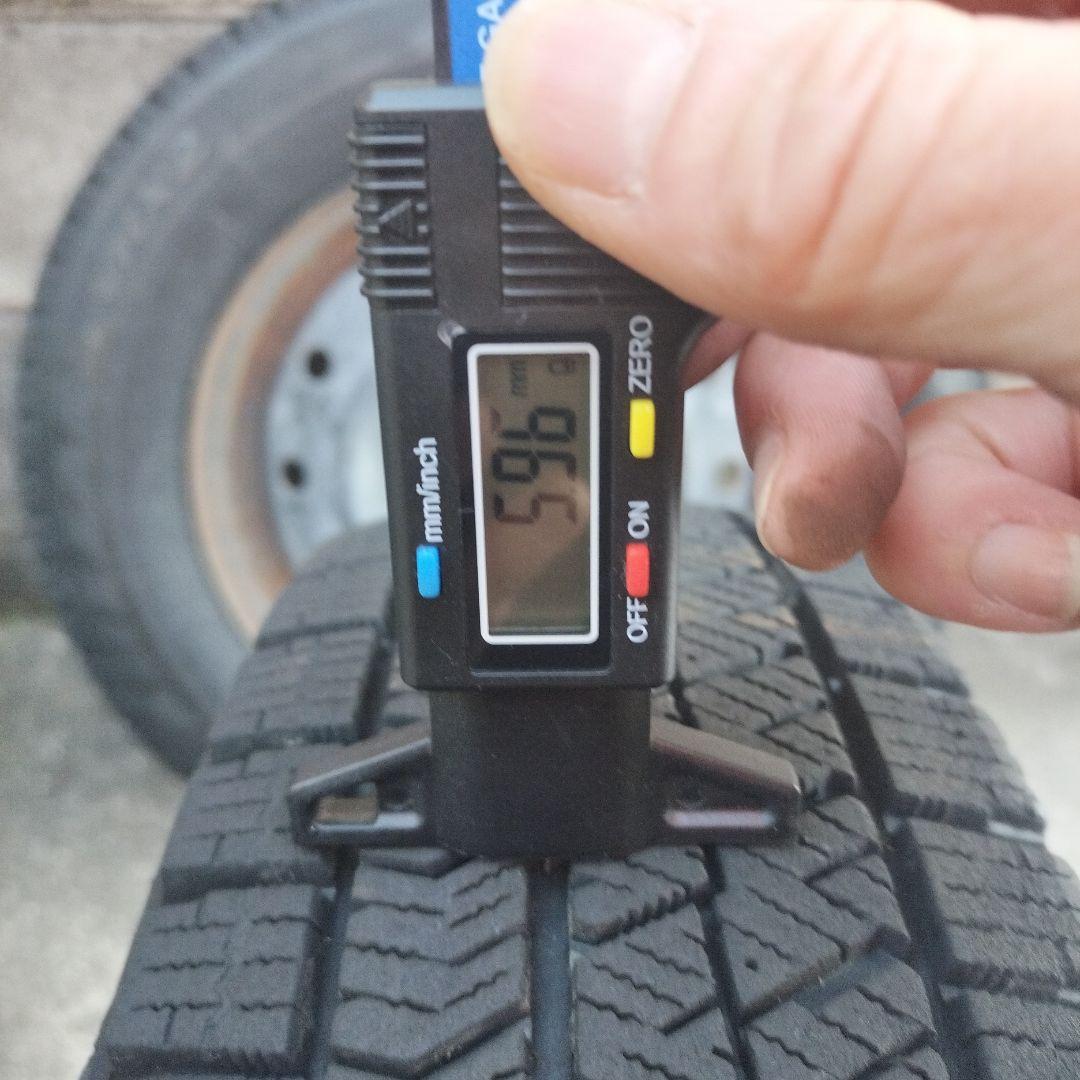 145/80R13 スチールホイル付きスタッドレスタイヤ4本セットの内2本 ②