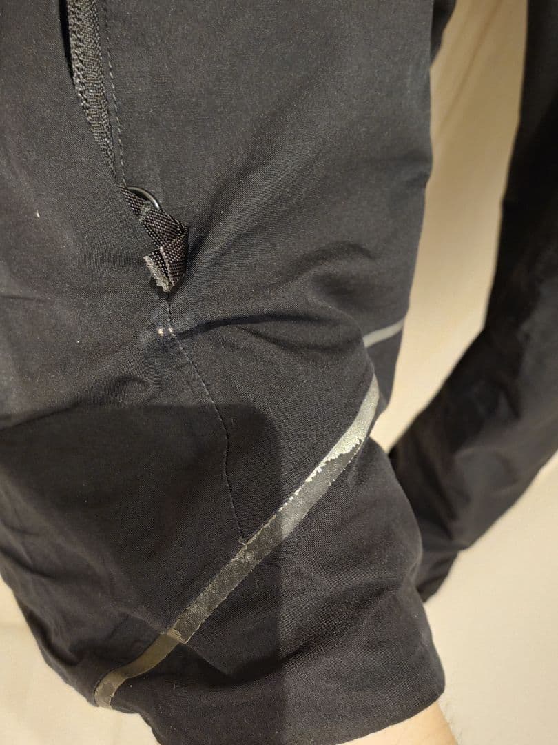 ARC'TERYX SOLANO アークテリクス ソラノフーディ　XS　黒