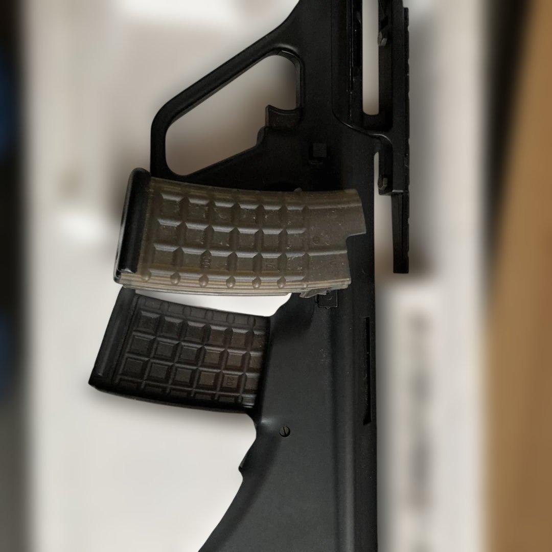 東京マルイ 電動ガン STEYR AUG ステアー おまけマガジン付き